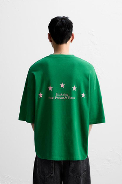 ZARA ФУТБОЛКА С ПРИНТАМИ И НАДПИСЯМИ, ТЕМНО-ЗЕЛЁНЫЙ