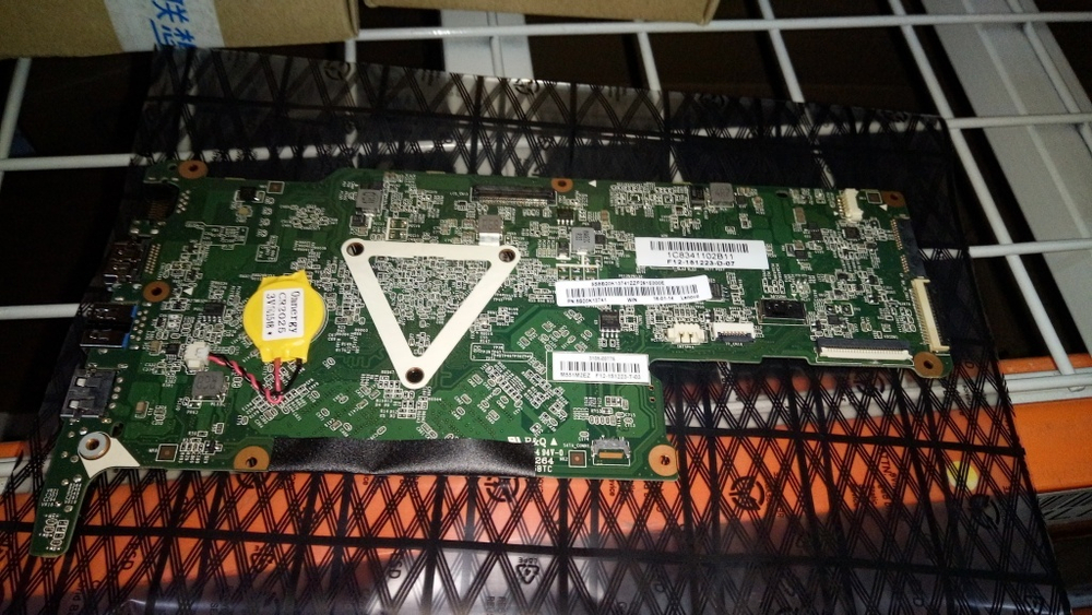 Материнская плата для ноутбука Lenovo 300S-11IBR N3050WINR2G 64G (5B20K13741), оригинал