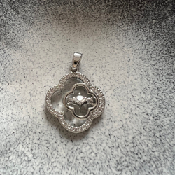 Подвеска клевер. Фурнитура для изготовления украшений и аксессуаров.