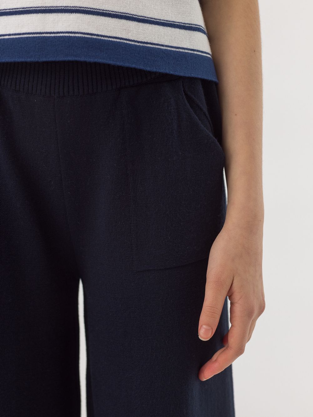 Брюки темно-синие для девочки арт. АТ971