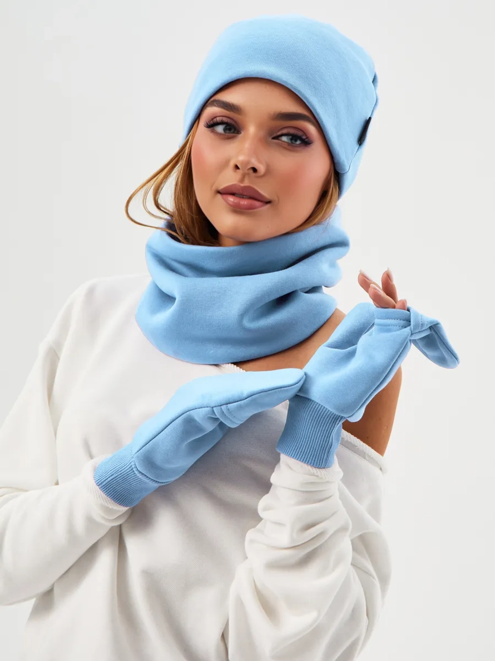 Комплект с начесом: снуд, варежки, шапка