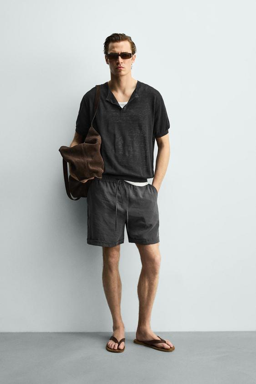 ZARA ШОРТЫ RELAXED FIT ИЗ СТРУЯЩЕЙСЯ ТКАНИ, ЧЕРНЫЙ