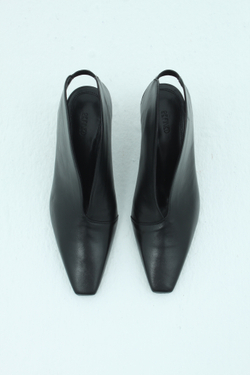 Туфли-ботильоны с вырезом