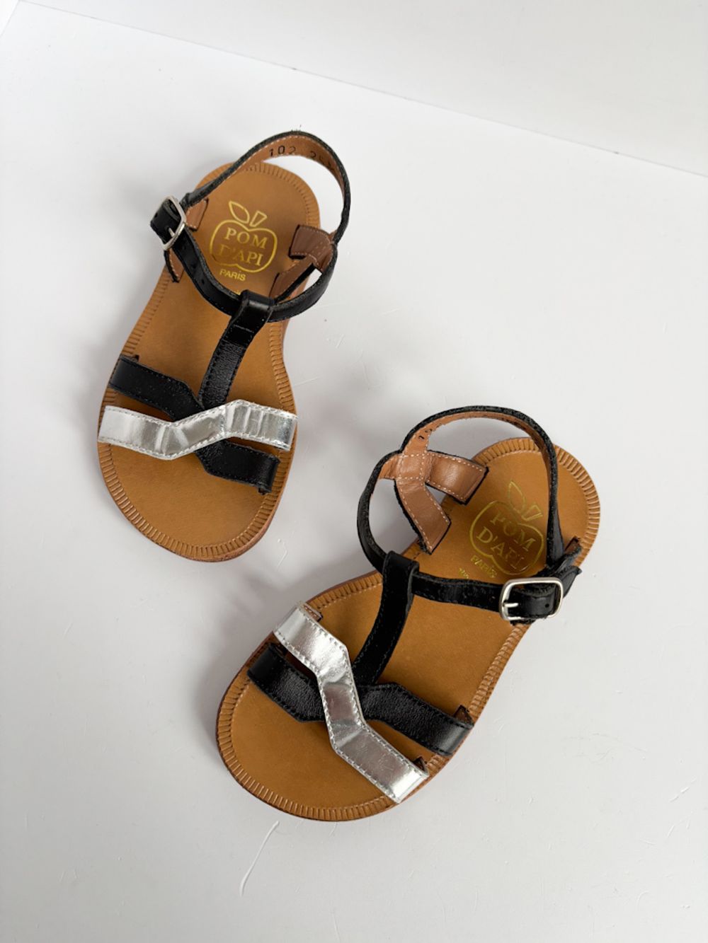 Кожаные босоножки Pom D'Api, 24
