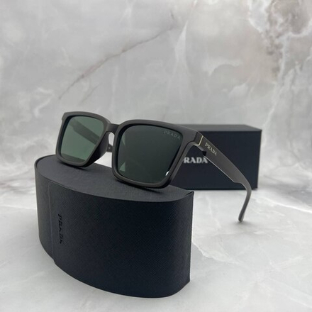 Солнцезащитные очки Prada