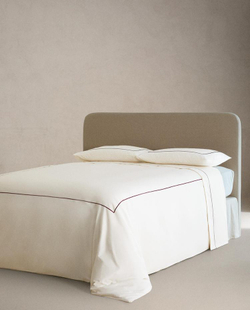 ZARA HOME ПОДОДЕЯЛЬНИК ИЗ САТИНА С ОКАНТОВКОЙ, БУРГУНДИ