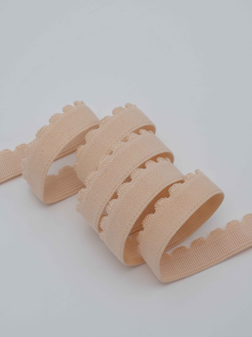 Резинка отделочная бежевая ширина 12 мм