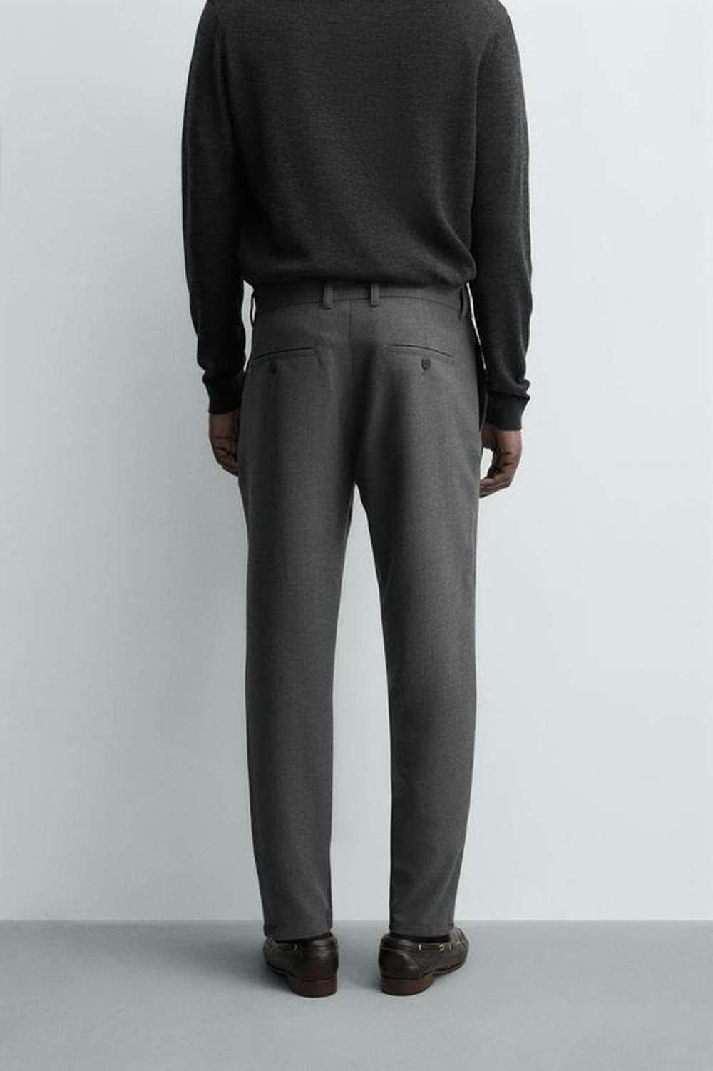 ZARA БРЮКИ ЧИНОС ИЗ КОМФОРТНОЙ РЕЛЬЕФНОЙ ТКАНИ, НАТУРАЛЬНЫЙ СЕРЫЙ