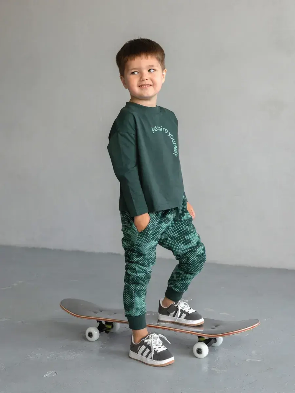 Спортивный костюм для мальчика в школу