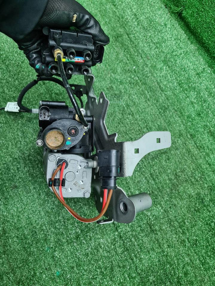 Компрессор пневмоподвески Zeekr 001 (2021-н.в.)