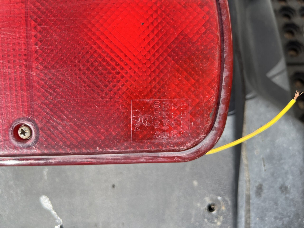 Крыло (дефект) заднее задняя часть в сборе