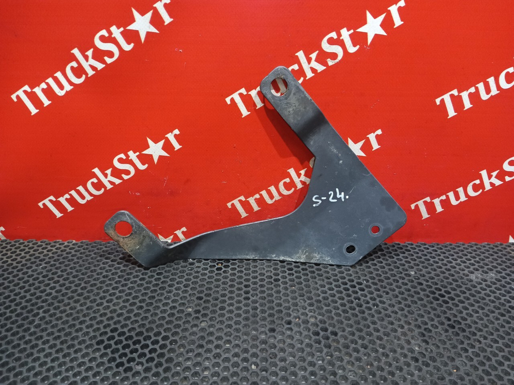 Кронштейн переднего крыла левого 2021г