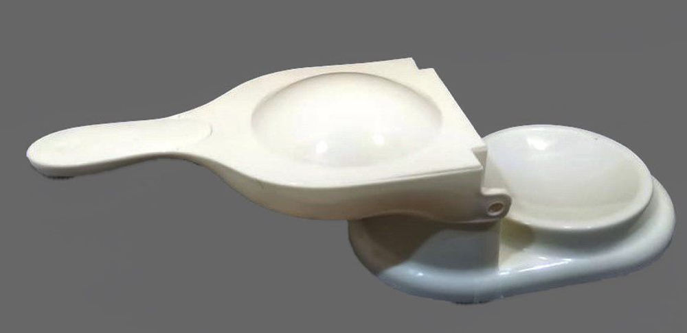 Пресс для теста /Форма для лепки пельменей и вареников(цвет белый)