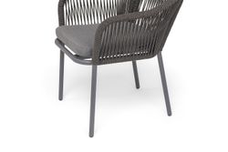"Лион" стул плетеный из роупа, каркас из стали темно-серый (RAL7024) муар, роуп темно-серый круглый, ткань темно-серая 027