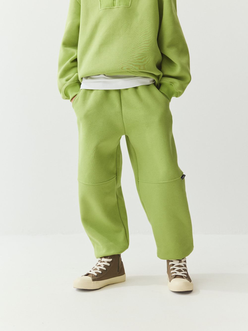 Джоггеры оверсайз "Лайм" с карманами утепленные 7+