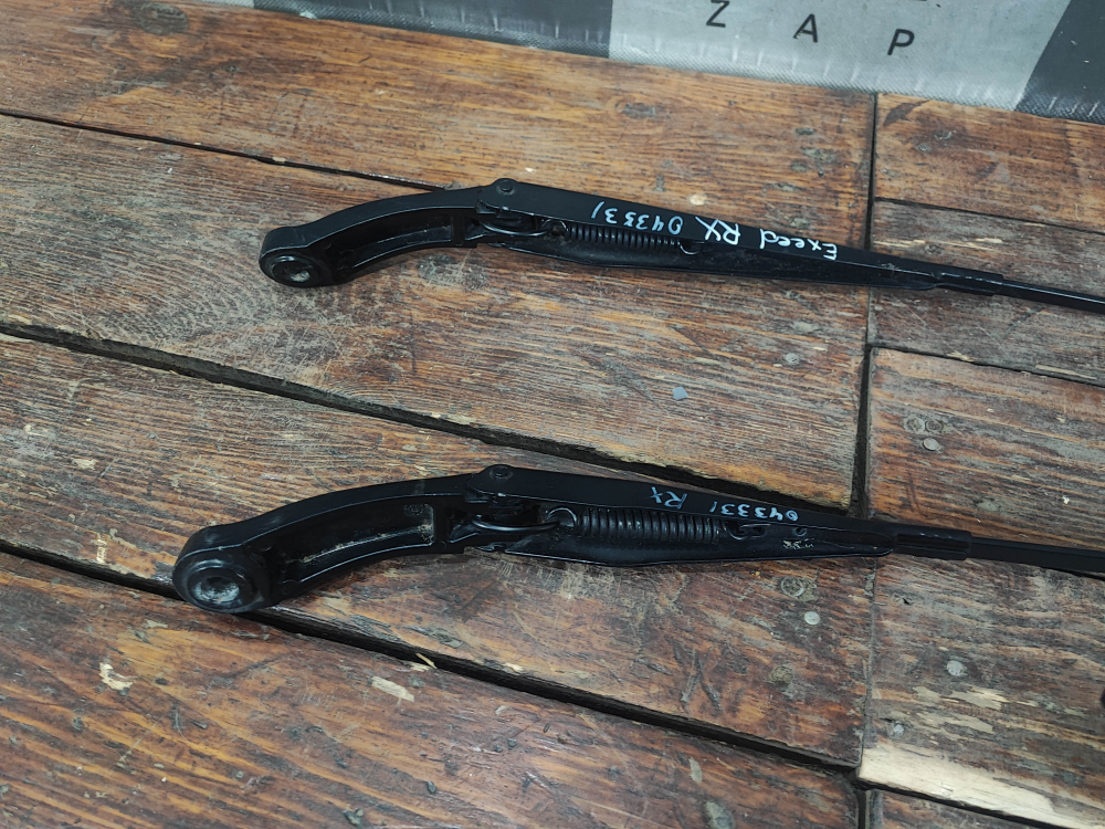 Поводки стеклоочистителя Exeed RX 23-нв Б/У Оригинал 608000252AA