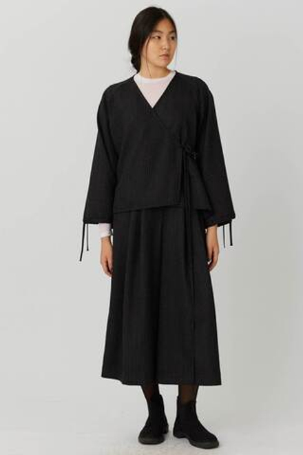 Блузка на запах из креповой шерсти в полоску