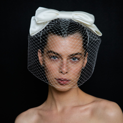 Вуаль круглая с объемным бантом из тафты