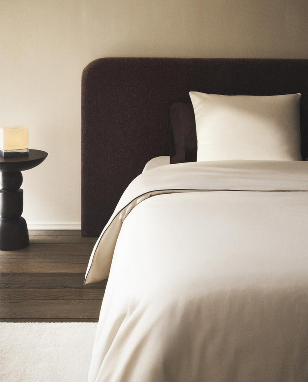 ZARA HOME САТИНОВЫЙ ПОДОДЕЯЛЬНИК, СЕРЫЙ