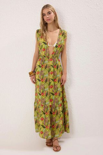 Пляжное платье макси с цветочным принтом и ткаными складками TBESS25EL00100