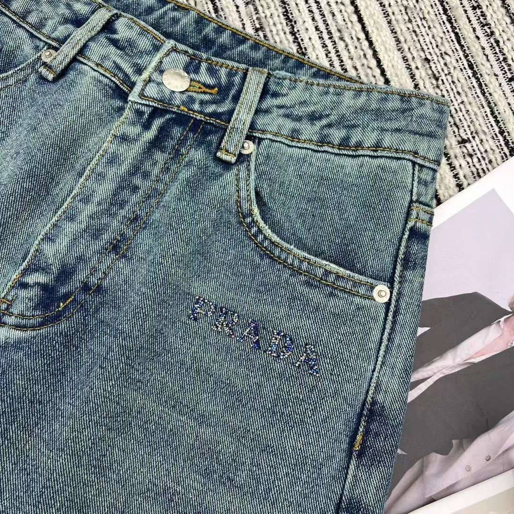 Джинсы Prada