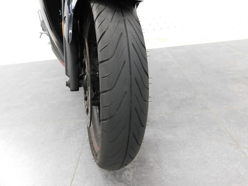 Yamaha YZF-R25 038483
