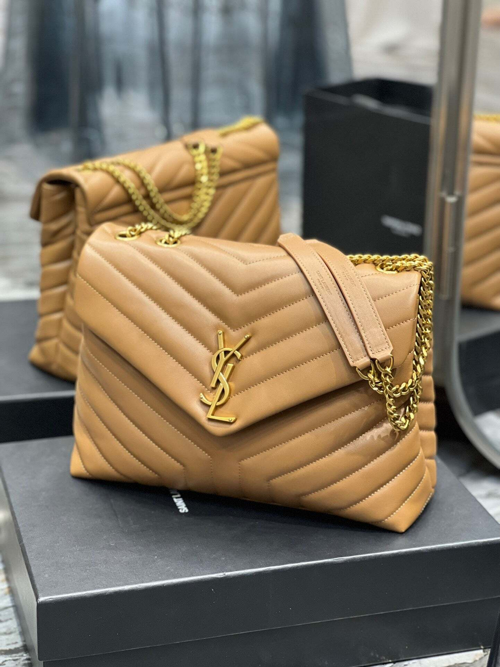Yves Saint Laurent Loulou 32 cm