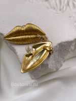 Серьги Скиапар. золотые губы с пирсингом