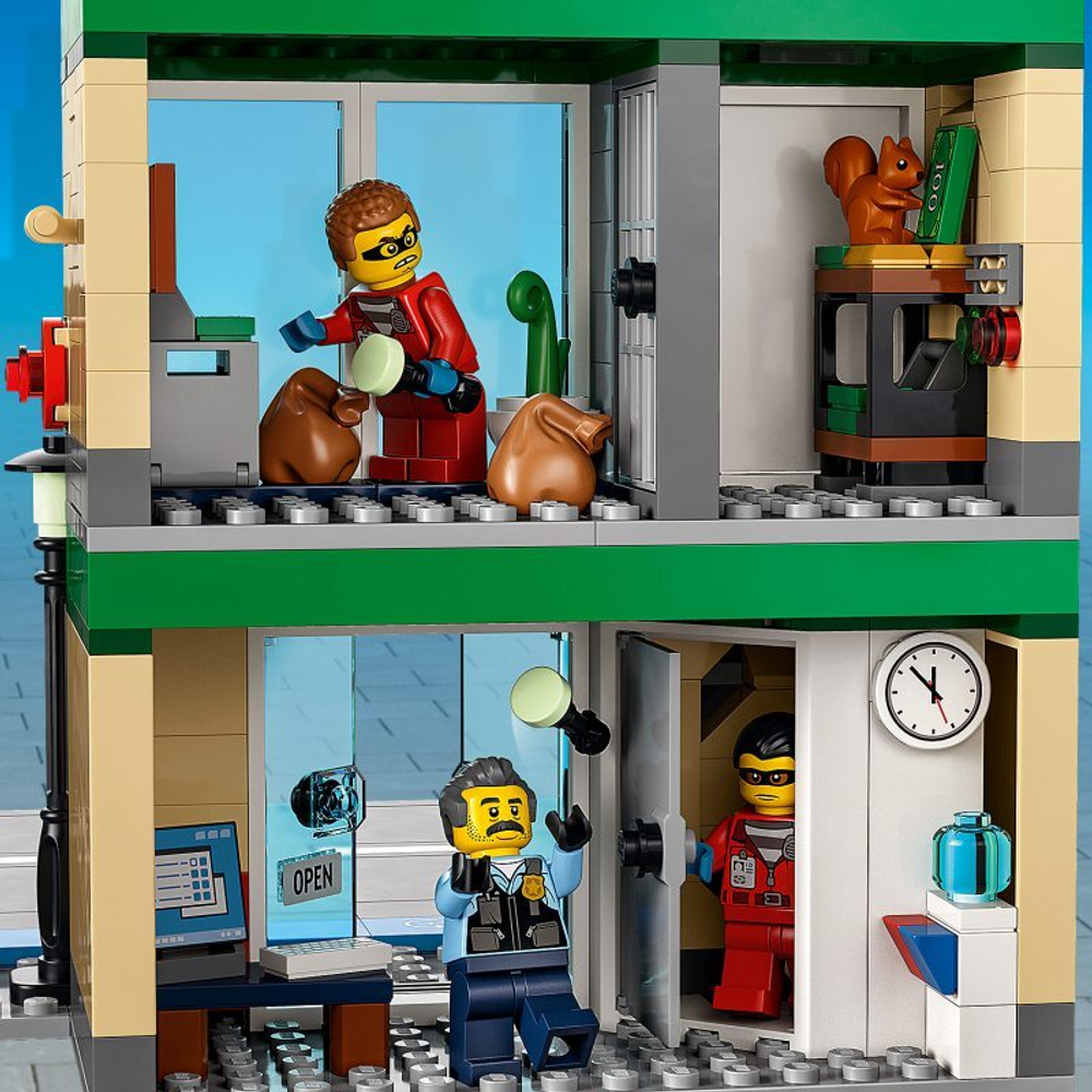 Конструктор LEGO City - Ограбление банка 60317
