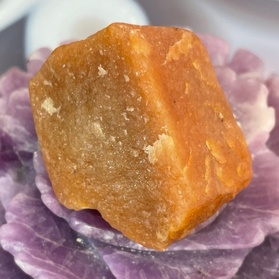 34970 Авантюрин коричневый необработанный 46мм