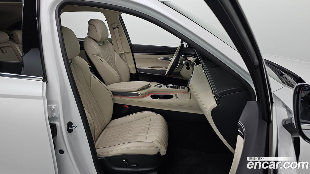 Genesis GV70 2.5T Бензин AWD (11.2022)