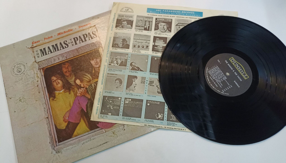 Винтажная виниловая пластинка The Mamas and The Papas (USA 1972)