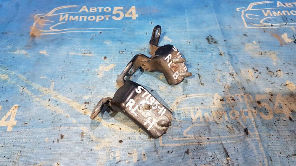 Петля двери задней левой TOYOTA CORONA 1994