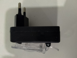 Сетевое зарядное устройство  -лягушка USB L13