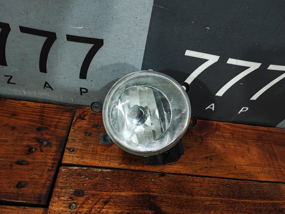 ПТФ передняя правая Toyota Land Cruiser Prado 150 09-17 Б/У Оригинал 8121112230