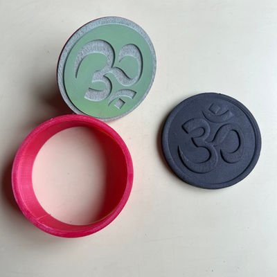 Штамп с вырубкой «Ом»