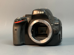 Nikon D5100 Kit 18-55mm 3.5-5.6G VR 149.000 кадров