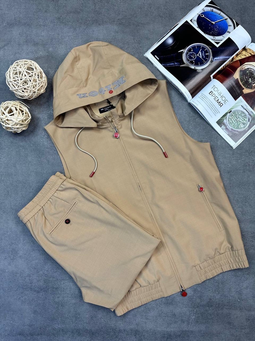 Летний костюм Kiton