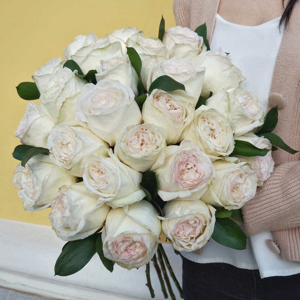 51. Ароматный букет роз White O’Hara