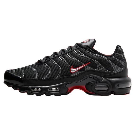 Кроссовки Nike Air Max Plus - это универсальный топ Черного цвета.