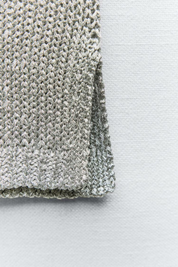 ZARA ОДНОТОННЫЙ ТРИКОТАЖНЫЙ ТОП С МЕТАЛЛИЧЕСКИМ УЗОРОМ, СЕРЕБРИСТЫЙ