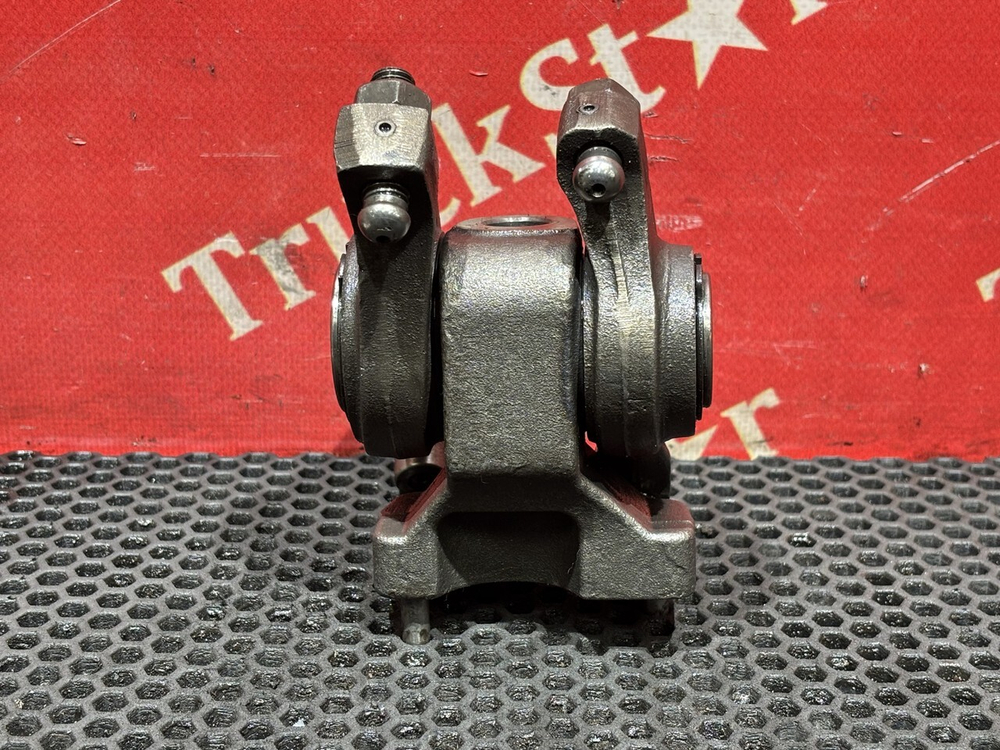 Вал рокеров в сборе 2021г.