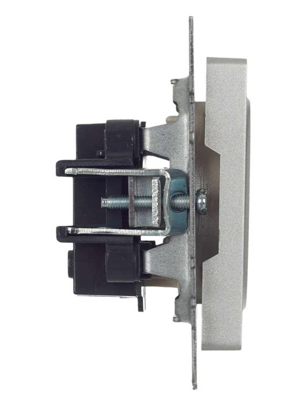 Розетка BRITE РС10-1-0-БрА 10А без заземл. без защ. шторок механизм алюм. IEK BR-R10-10-K47