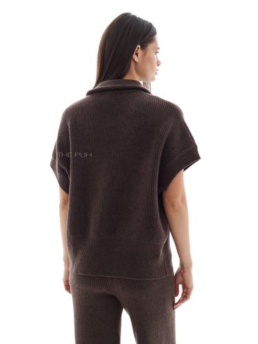 Шоколадный трикотажный костюм с жилетом