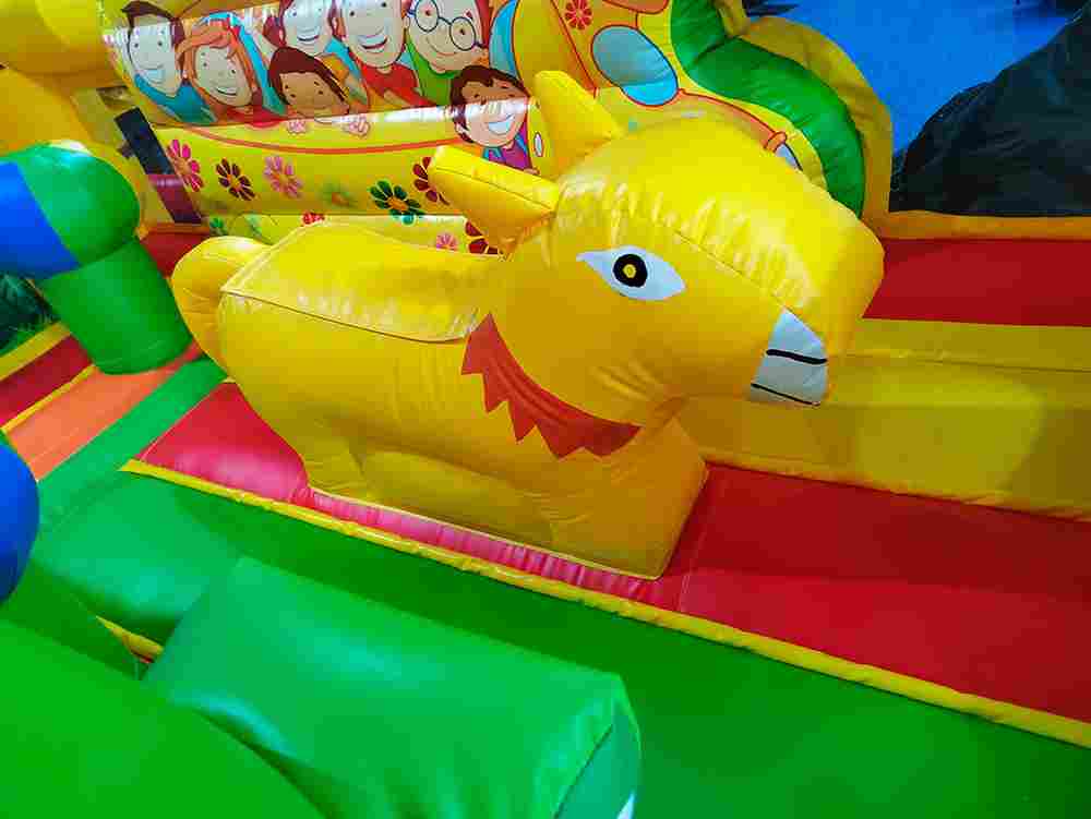 Коммерческий надувной батут «Сафари-экскурсия 2», 5x5x2.8 м.