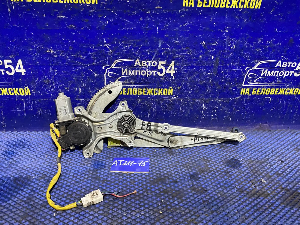 Стеклоподъемник передний правый TOYOTA CARINA 2001