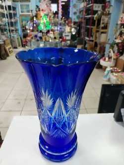Ваза Салют.синий резной хрусталь. СССР