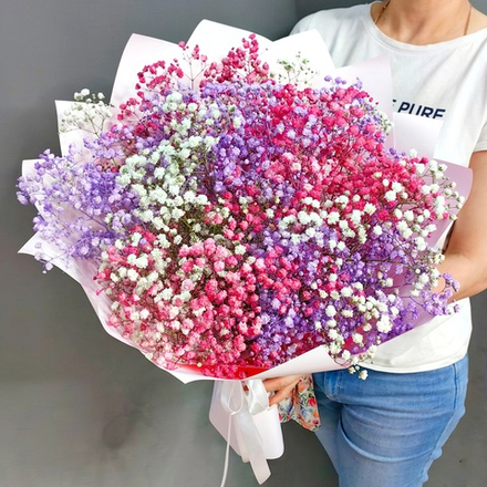 Букет из цветной гипсофилы