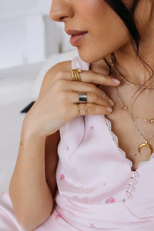 Фаланговое кольцо с дорожкой из фианитов в золочении (незамкнутое)