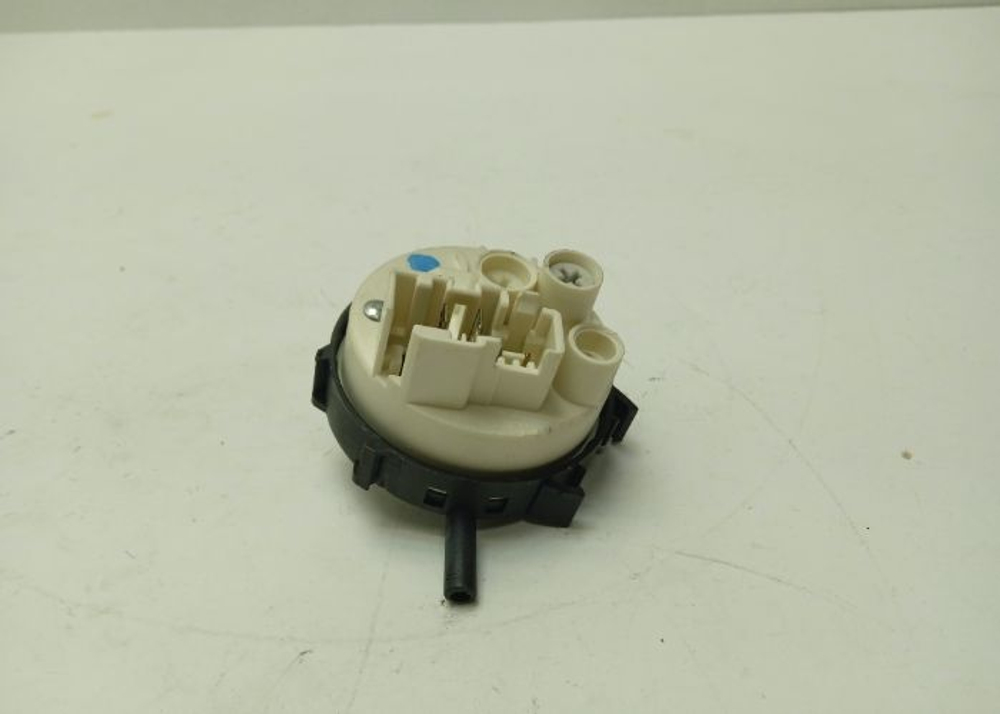 ITWA51051G кт131 Датчик уровня воды для стиральной машины с вертикальной загрузкой Indesit 461971402451 б/у